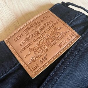 Brand new worn maybe once Levi’s 514 32x34 stretch jeans